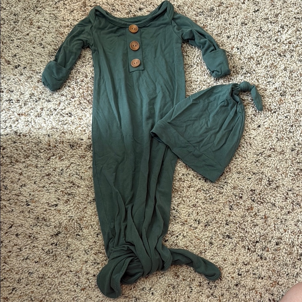 Caden Lane knotted gown and hat set